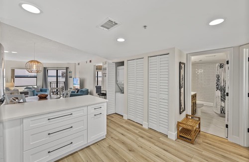 Belle Vista Condo | Bay + Gulf Views | Beachfront Pool + Hot Tub