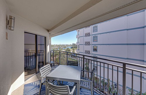 Belle Vista Condo | Bay + Gulf Views | Beachfront Pool + Hot Tub