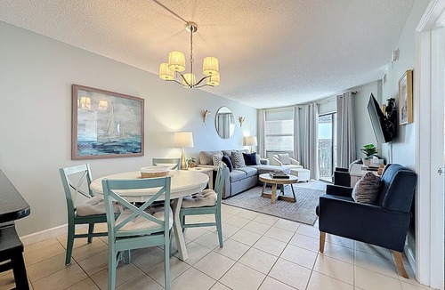 Belle Vista Condo | Beach Access | Gulf Views | Prime Location