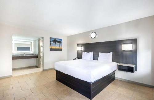 South Venice Hotel | Travelodge by Wyndham Venice