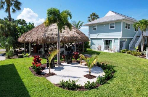 Mid Island Apartment | The Dex at Coconut Cove