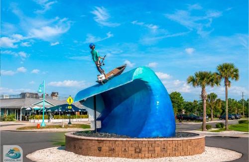 Englewood South Apartment | Crystal Bay Stays a stylish 2BR 2BA coastal getaway to 7 min to drive to Beach
