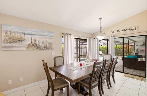 Eight Lakes Apartment | Your Personal Waterfront Paradise Awaits