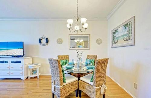 Longboat Key Apartment | Beachfront 2 Bedroom Residence with Panoramic Gulf Views