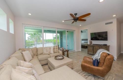Whitney Beach Apartment | Aruba At The Harbor