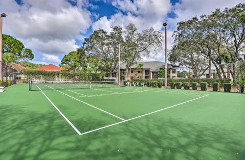 Trailer Estates House | Resort-Style Condo 6 Mi to Bradenton Beach!