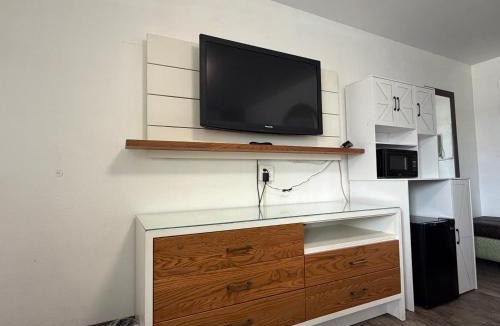 Indian Beach Sapphire Shores Hotel | Siesta Inn Sarasota - Indian Beach