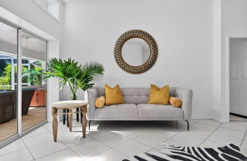 South Gate Ridge Villa | Seabreeze Pool Retreat