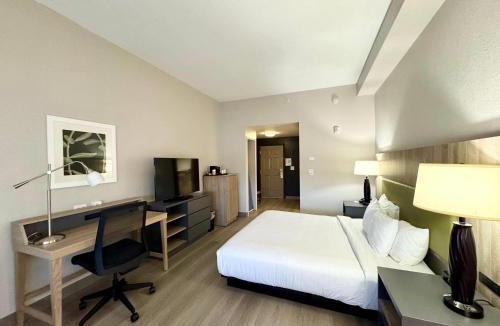 Port Charlotte Hotel | Country Inn & Suites by Radisson, Port Charlotte, FL