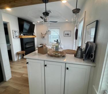 Fort Myers River District Apartment | Walk to Best Eats and Shops and Stay in Style