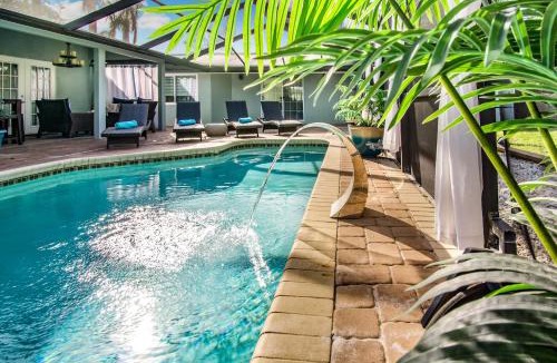 Sarasota Apartment | Beach Cottage with heated pool just off Siesta Key