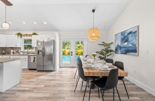 River District House | Luxury Villa Heated Pool, Putt-Putt & Bocce