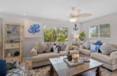 Mid Island Apartment | The Tequila Sunrise at Lazy Way