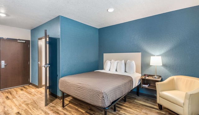 WoodSpring Suites Bradenton