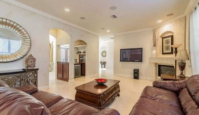 Spacious Davis Island Home, minutes away from downtown Tampa and Amalie Arena! in Tampa
