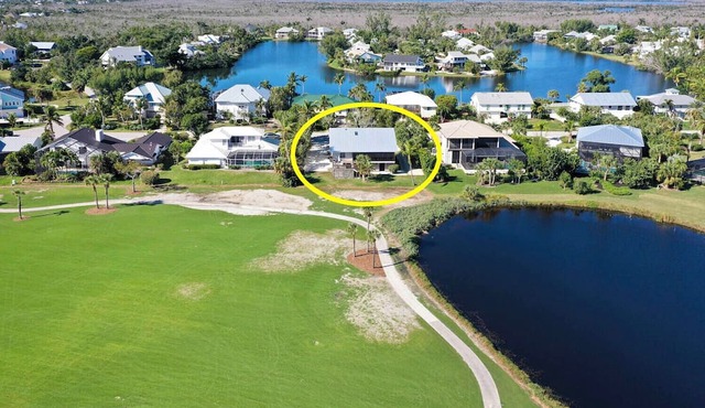 The Mockingbird Home - 3 bedroom private home golf course view