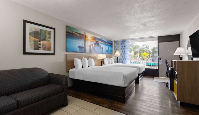 Days Inn by Wyndham St. Petersburg Central