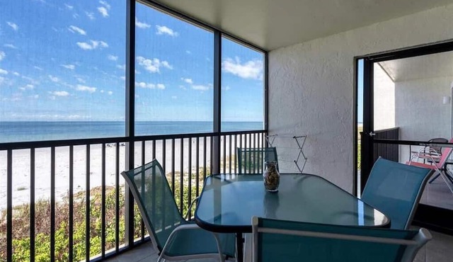 Charming 2 Bedroom Sea Oats - 211 in Boca Grande, perfect for a relaxing getaway.