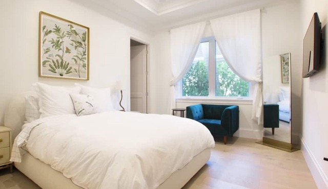 Luxury Modern Newly Built House in Naples