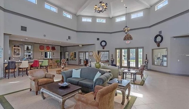 Gated, NO stairs, NO carpet 1 min walk to lakefront POOL, PICKLEBALL/TENNIS