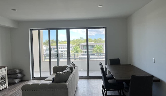Brand new deluxe Sarasota condo close to everything!