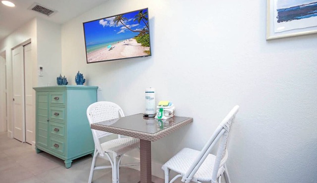 West End Paradise Unit Coral 4 - One bedroom efficiency suite