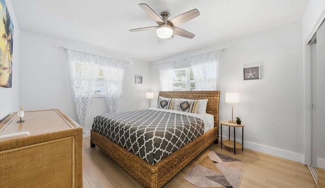 Spacious 4bdr 3bath House with Heated Pool near Downtown