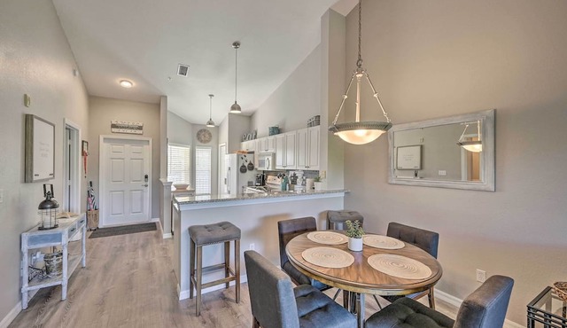 Luxe Top-Floor Condo in Beautiful Lely Resort