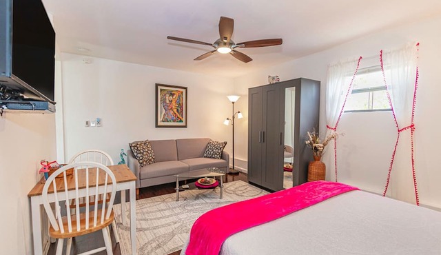 Downtown Gem with Guest House - 6 Blocks to Main St! in Safety Harbor