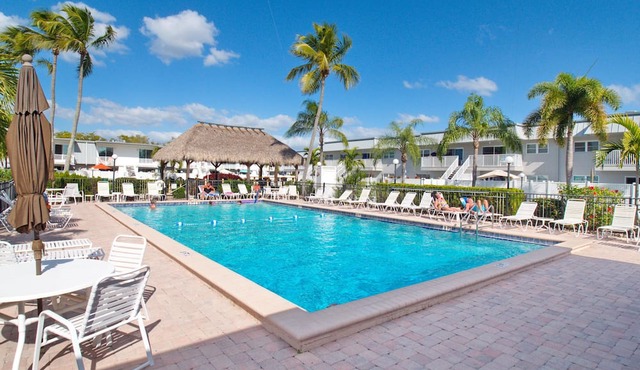 Central Quiet Location, only 8 Miles to Ft. Myers Beach