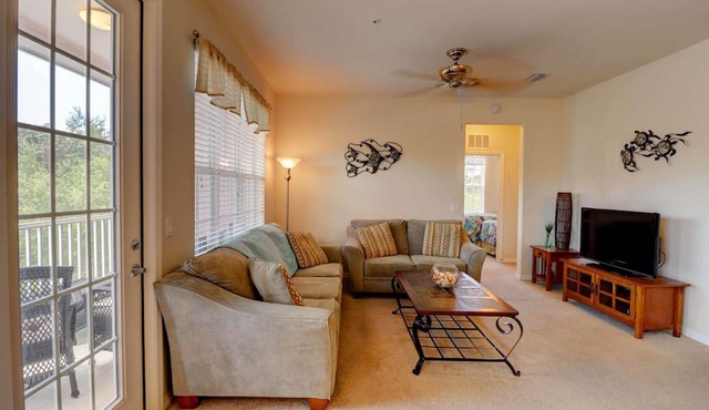 South Fort Myers Gated Community! Heated Pool & Hot Tub! Close to Beaches, Shopping & Dining!