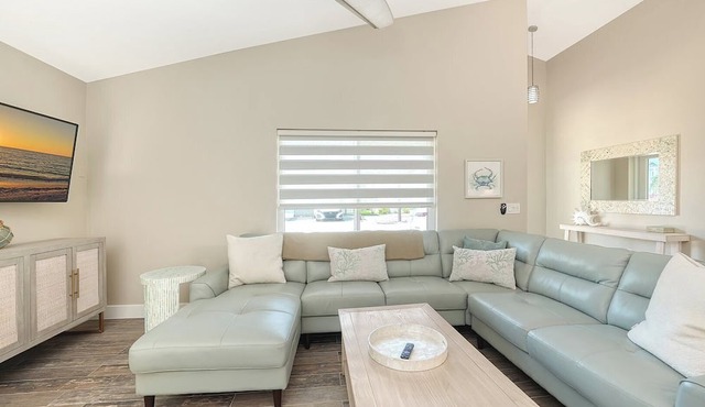 Anna Maria Island Luxury Beach Retreat with Heated Pool, Spa & Outdoor Kitchen | Steps to Gulf Beaches | All Bedrooms Ensuite