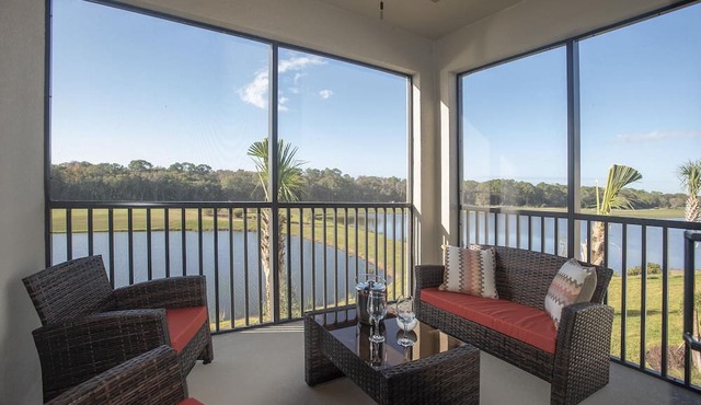Pin-High - Dazzling 3/bed, 2/bath with Lake and Green View