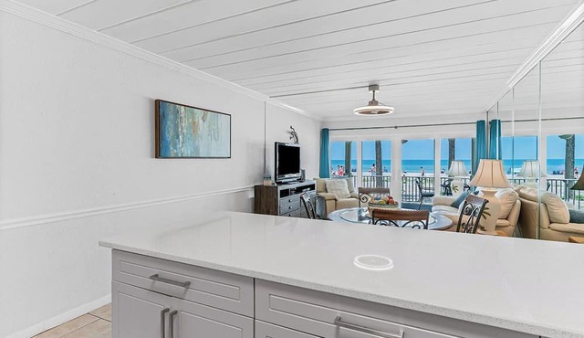 Island Retreat - BEACHFRONT Condo!