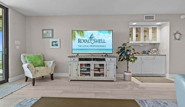 Beautifully Updated and Spacious, Three Bedroom, Gulf Front Condo - Pine Cove 302