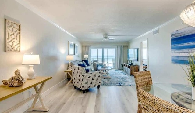Vacation Villas #333 Gorgeous Beachfront Condo