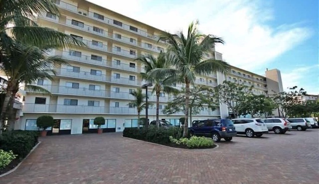 Carlos Pointe #531 Cozy Beachfront Condo