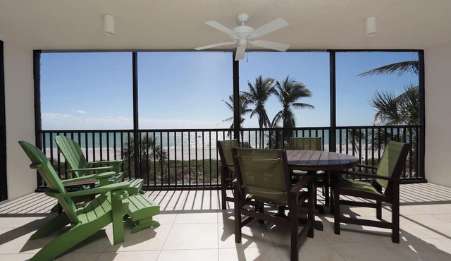 Gulf Front, Top Floor, Two Bedroom Condo with Den - Sundial L405