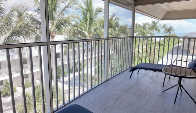 Spacious Corner Condo