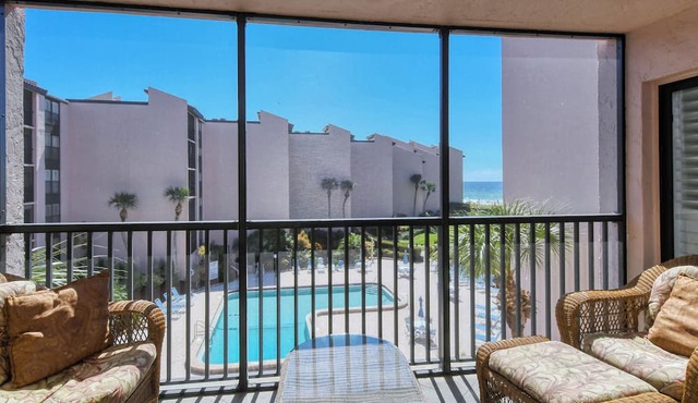Siesta Key - 2BR - Beachfront Condo on Crescent Beach - Heated Pool - Tennis Ct