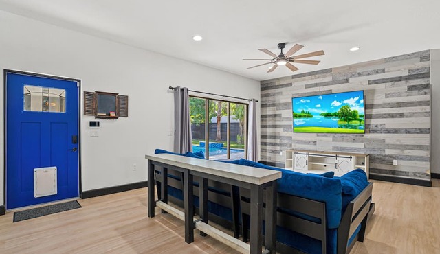 Luxury Home in Downtown Sarasota, Heated Pool, Minutes to Siesta Key & Longboat.