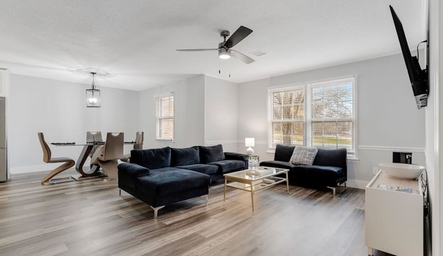 Spacious 4-bedroom house in serene Boiling Springs with AC