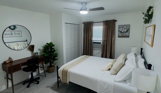 Near Beaches & Ringling Fire Pit Family Stay Long Stays