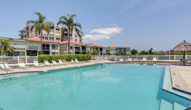 Heated Pool Access: Bayfront Isla Del Sol Condo