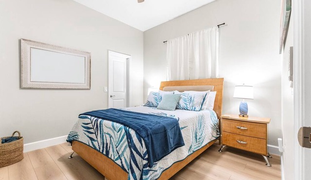 Luna Nueva: Private Pool, New Renovation, Sleeps 8 in Sarasota