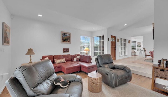 Transferable Golf Membership 2bed/2bath Townhouse
