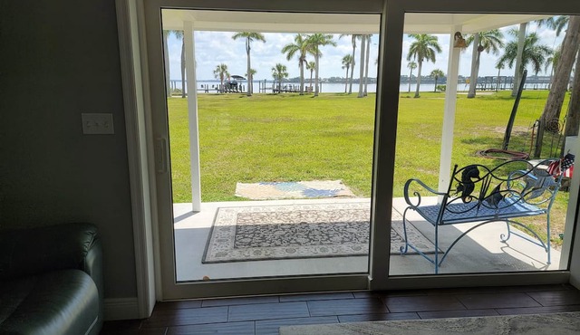 Manatee River Bungalows Waterfront home