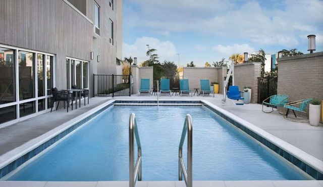 Pet-Friendly Stay | Pool, Free Breakfast + Full Kitchen