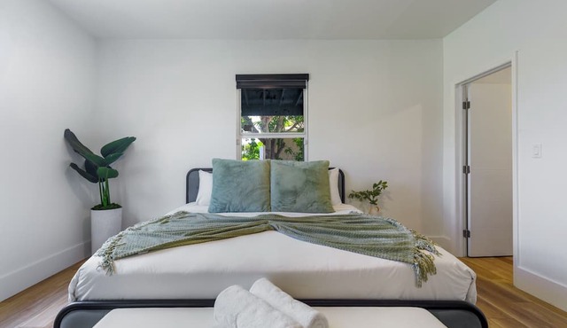 6BR Central Miami, Outdoor Cinema, Private Pool, Best for Groups