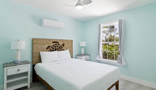 Egret Bungalow- Renovated Cottage near Beaches